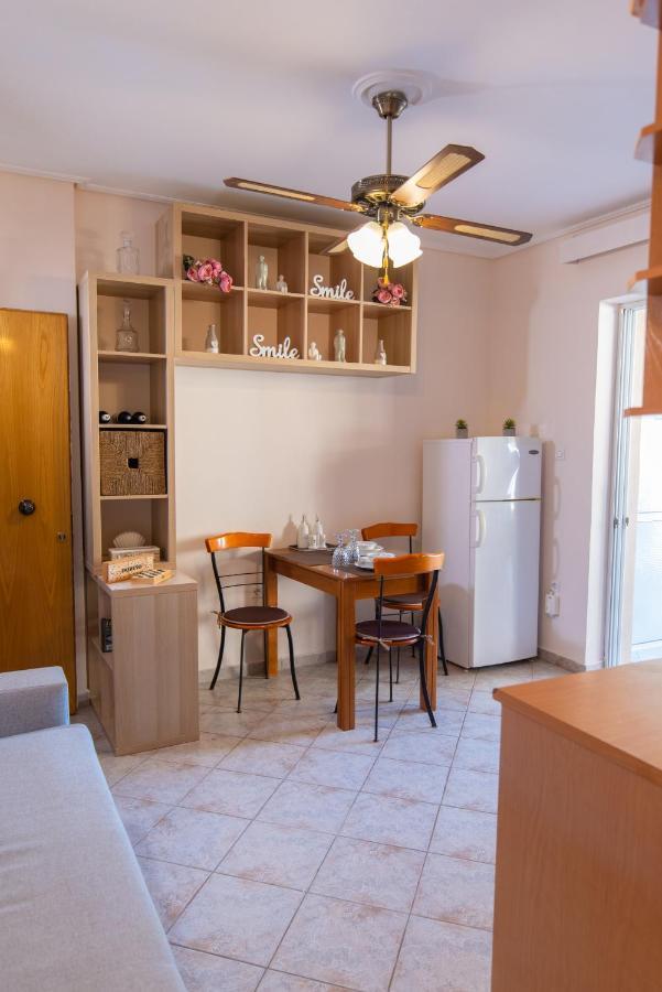 Appartement Smile Sea à Kalamata Extérieur photo