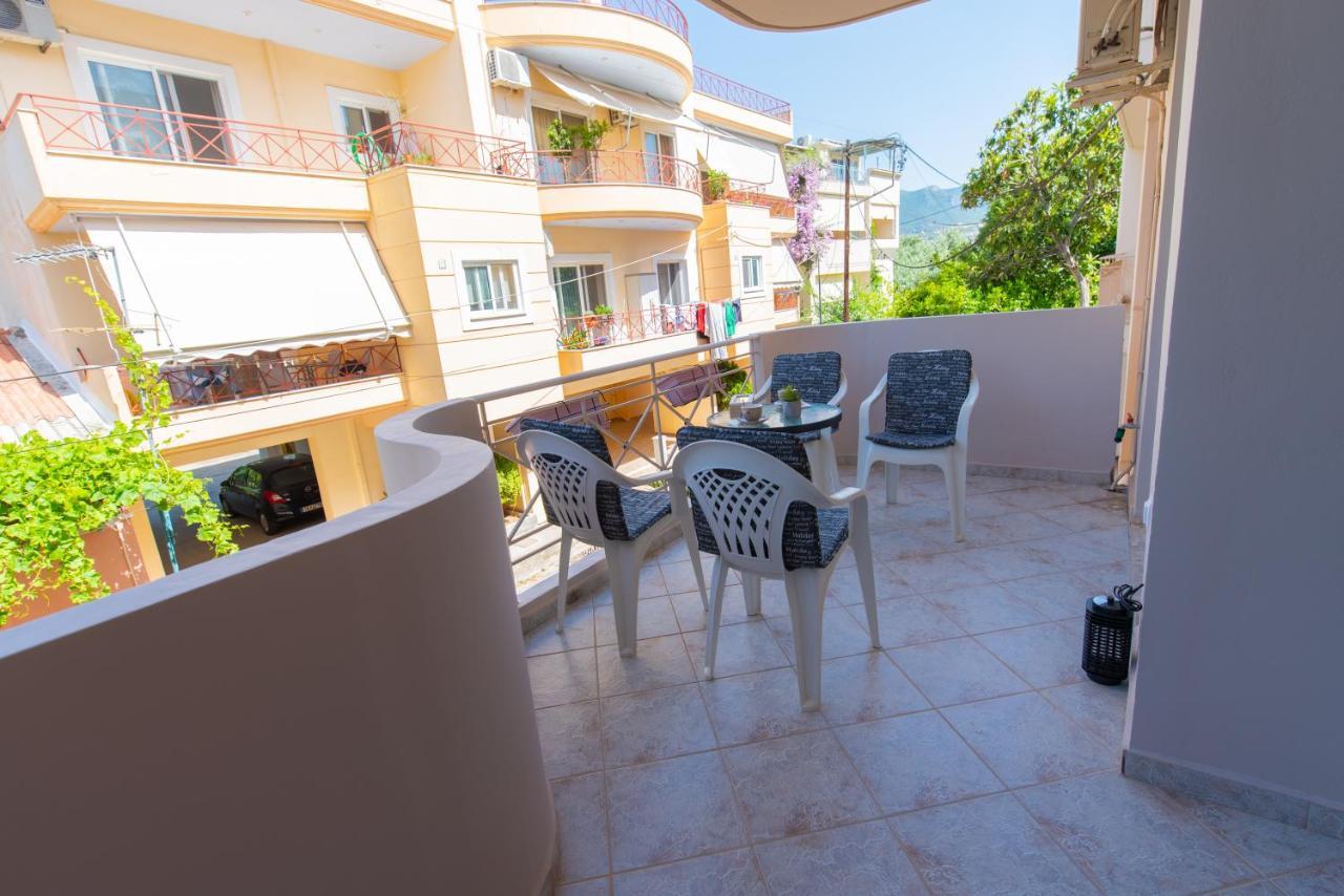 Appartement Smile Sea à Kalamata Extérieur photo
